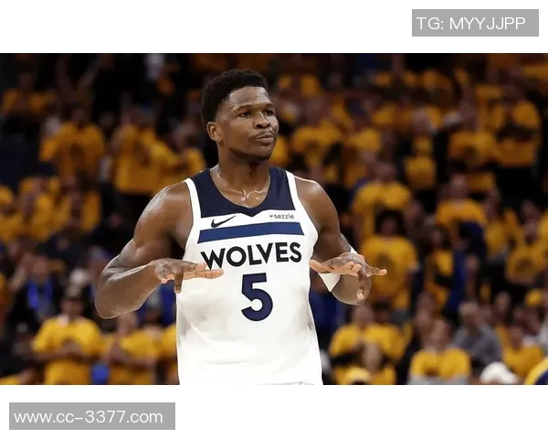 爱德华兹首节状态火热5投4中三分命中率高达60斩获14分